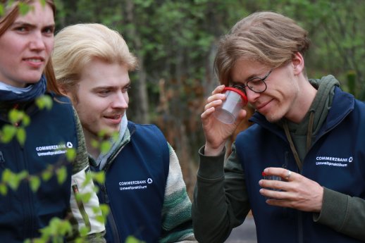 Julia Reihofer_NLP Bay Wald_Umweltpraktikant-innen beim Einführungsseminar im Wildniscamp.jpg