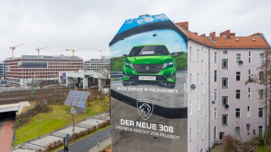 Peugeot Mural 2022-02-01 @ Südkreuz (1 (5).jpg
