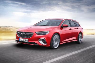 Fahrspaß ohne Kompromisse: Der ab sofort bestellbare Opel Insignia GSi Sports Tourer macht die Autofahrt für die ganze Familie zum Erlebnis – sportlich, geräumig, komfortabel