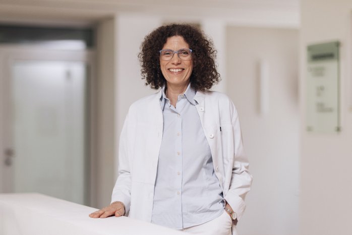Dr. Yvonne Höfer_Chefärztin.jpg