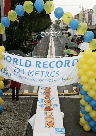 Costa Cruises Pizzas set new World Record.jpg