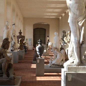 37_schlossgarten-schwetzingen_lapidarium-in-der-orangerie_ssg-pressebild.JPG