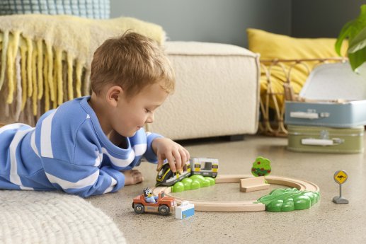 BRIO_Spielszene_36144_Bluey_Zug_Set.jpg
