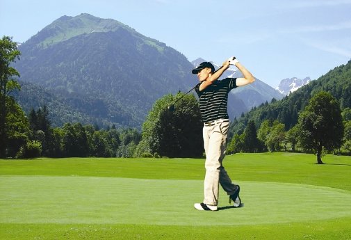 Golfanlage Oberstdorf_Abschlag_Golfclub Oberstdorf.jpg