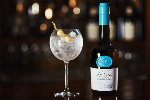 2022-06-10 Christian Drouin Le Gin Tonic 01.jpg