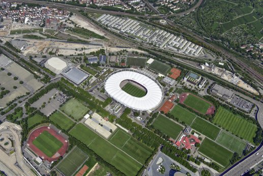 Blick auf NeckarPark mit Mercedes-Benz Arena.JPG