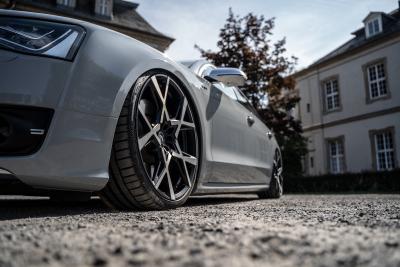 Tuning in Vollendung: Ultratiefer Audi S8 auf Barracuda Ultralight Project X