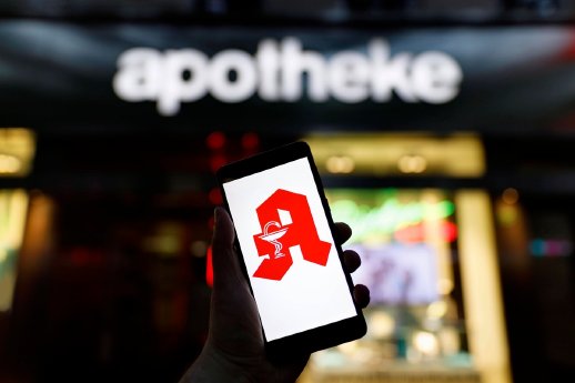 apotheke-handy-imago93356082.jpg.jpg