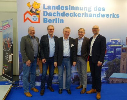 Vertriebsvorstand DEO Stefan Klusmann, Aufsichtsrat Helmut Hahn, GF Landesinnung Berlin Ruediger.JPG