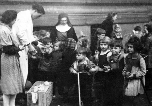 Orangenverteilung_1949.jpg