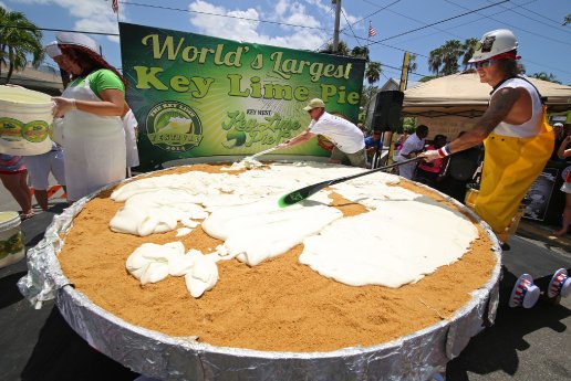 Der weltgrößte Key Lime Pie wird zubereitet (c) Rob O'Neal Florida Keys News Bureau_previe.jpeg