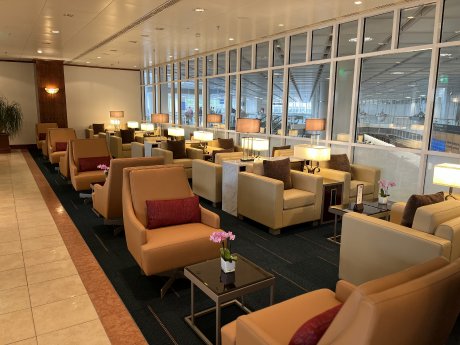 Emirates_Lounge_Flughafen_Muenchen_(1).jpg