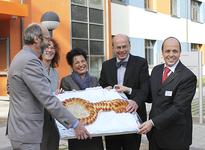 V.L.n.R.: Bürgermeister Klaus Stapf, Dr. Martina Pitzer, Sozialministerin Katrin Altpeter (MdL), Prof. Dr. Martin Hansis, Dipl.- Kaufmann Ulrich Meier