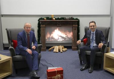 (v.l.):Prof. Dr. Karl-Rudolf Korte und Prof. Dr. Henning Kehr bei der spannenden Diskussion zur tagesaktuellen politischen Situation / Foto: Hochschule Worms