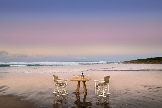 SA_GweGwe_Dook_L4_Beach%20Sundowners%201.jpeg