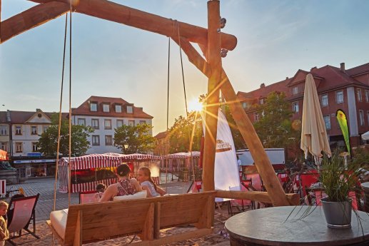 SchlossStrand Erlangen bei Sonnenuntergang (c) ETM Arne Seebeck.jpg
