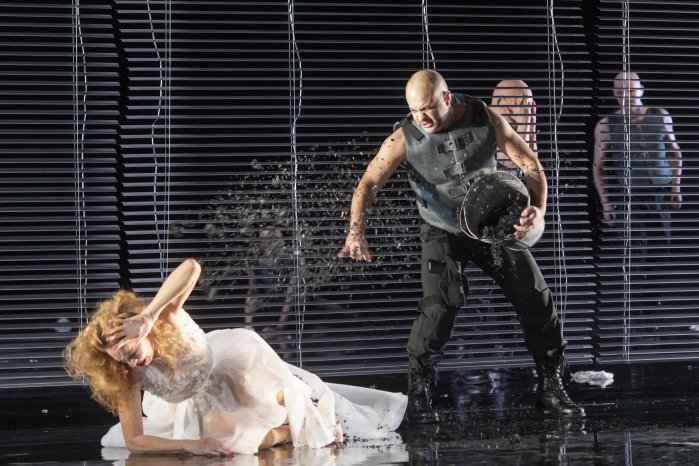 Otello_Presse_Beu_Thilo_11.jpg