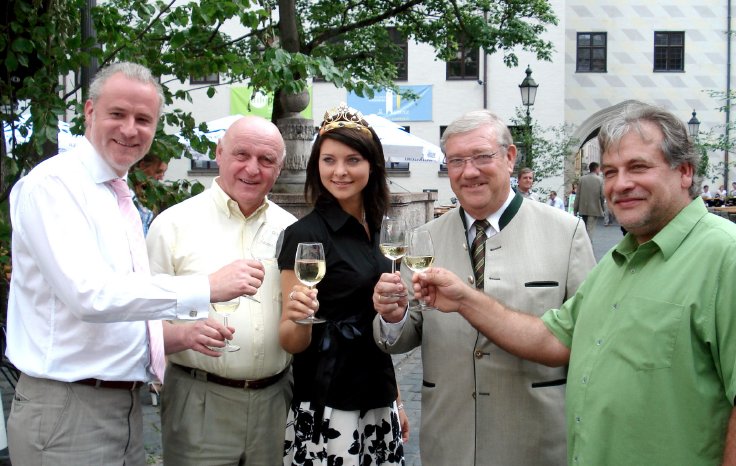 Eroeffnung Weinfest Muenchen 2008.jpg