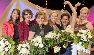 Die sechs Finalistinnen von links: Melanie Hillenbrand, Petra Hammer, Natalie Henninger, Julia Betram, Anna Hochdörffer und Helgard Frey / Quelle: www.deutscheweine.de