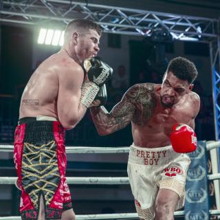 Gallagher (links) und Kiwitt im offenen Schlagabtausch, Quelle: unknown_boxers