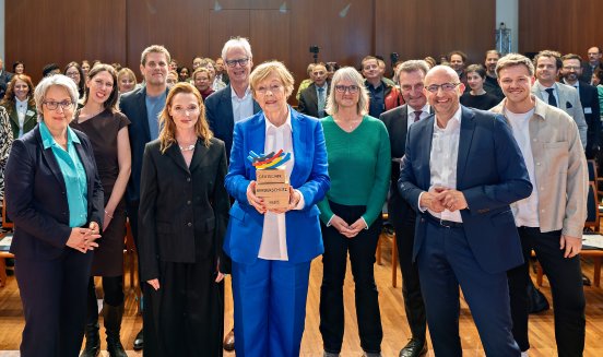 PressefotoGruppe_1.jpg