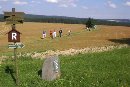 Wikinger-Gruppe auf dem Rennsteig mittel.jpg