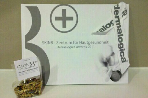 SKIN8 Zentrum für Hautgesundheit Dermalogica Award 2011.jpg
