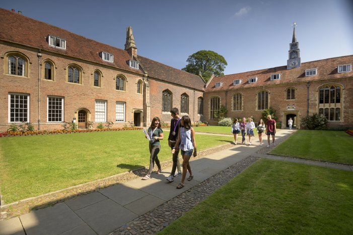 GET-Sprachreisen-Magdalene_College-Campus.jpg