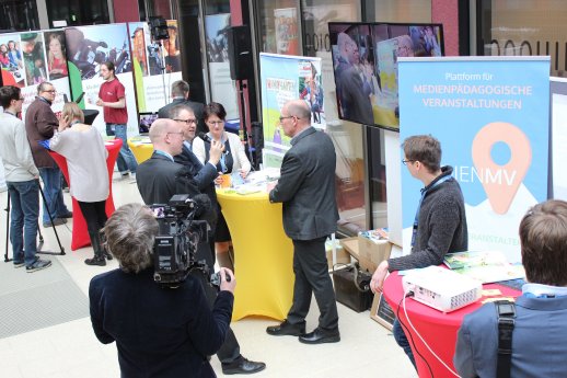 PM Digitale Kompetenzen_Marktplatz der Moeglichkeiten.jpg