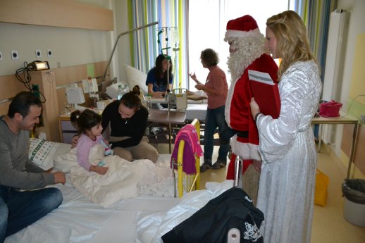 Krankenbesuch in FN_Weihnachtsmannaktion.jpg