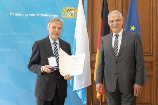 DVL-Vorsitzender Josef Göppel_Bundesverdienstkreuz.jpg