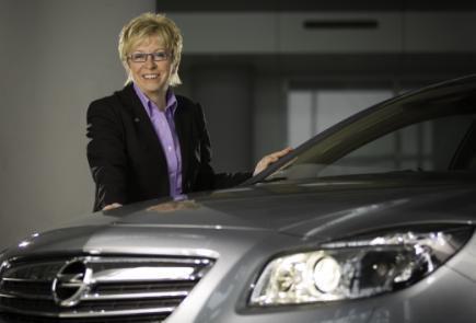 Für das Sicherheitslichtsystem AFL+ erhält Opel von der Allianz Deutschland AG den "Genius 2010"