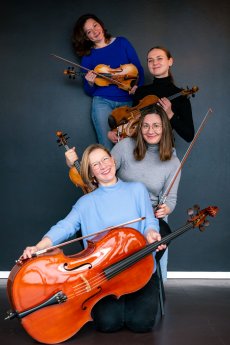 Quartett quattro corde_Rudolf Lörinc.jpg