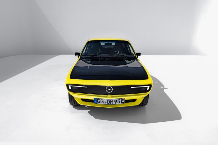02_Opel-Manta-GSe-ElektroMOD-515566.jpg