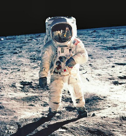 Aldrin_on_Moon1.jpg