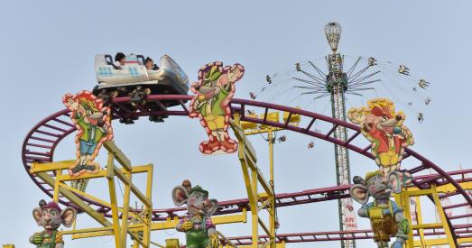 Zwischen 10. und 20. August haben Groß und Klein die Auswahl zwischen 130 Attraktionen auf dem Straubinger Gäubodenvolksfest. Foto: Fotowerbung Bernhard