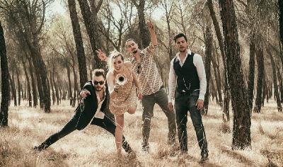 Jenny And The Mexicats -