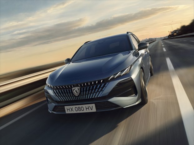 PEUGEOT_E308SW_2508STYP_230_FR.jpg