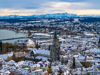 Konstanz-Kreuzlingen-Bodensee-Hafen-Muenster-Alpen-Schnee-Luftbild-03_Copyright_MTK-Achim-M.jpg