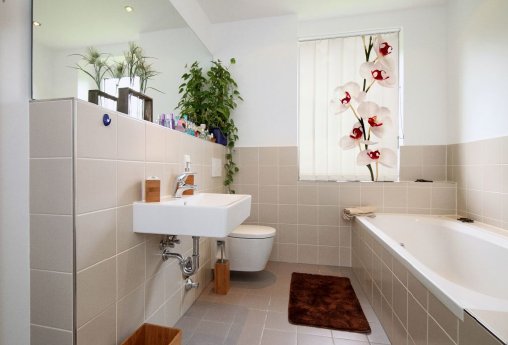 @La-Melle - Badezimmer mit Lamellenvorhang Orchidee kompr.jpg
