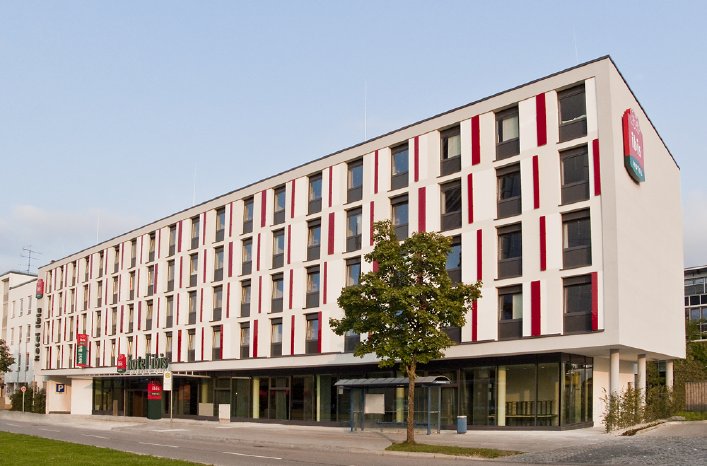 Ibis München City West_Außenansicht_gr.jpg