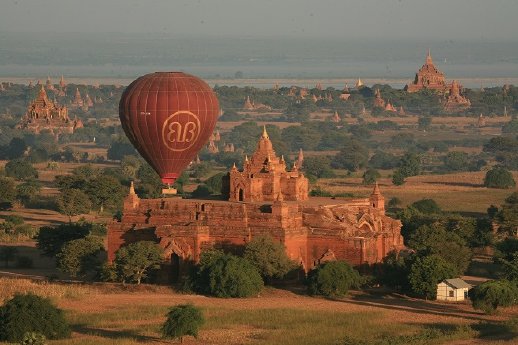 Balloons over Bagan 1 klein (c) ICS Travel Group.jpg