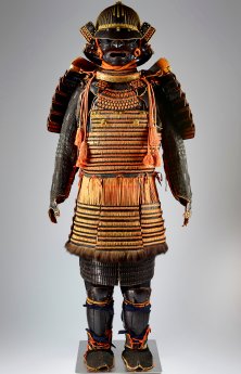 1_Die Samurai-Rüstung nach der Restaurierung, Foto Niedersächsische Landesmuseen Oldenburg, Sven.jpg