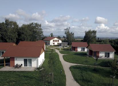 Wer entspannt und fokussiert arbeiten will in der besonderen Atmosphäre des WaldResort am Nationalpark Hainich, findet das passende Angebot für Seminare, Workshops oder Tagungen unter www.seminarort-hainich.de