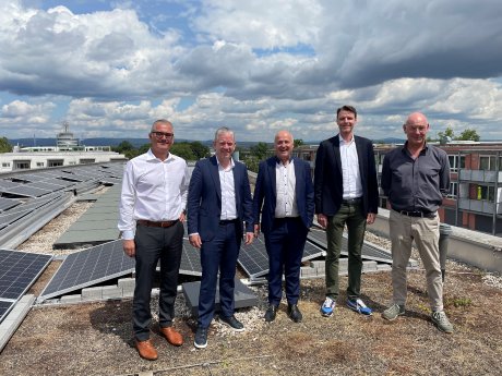 20-Juli-2023_ Einweihung der PV-Anlage auf dem Dach der Wohnbau Mainz Geschäftstelle.jpg
