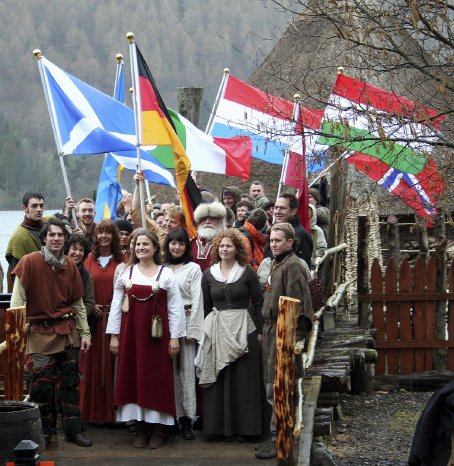 Crannog Center klein.jpg