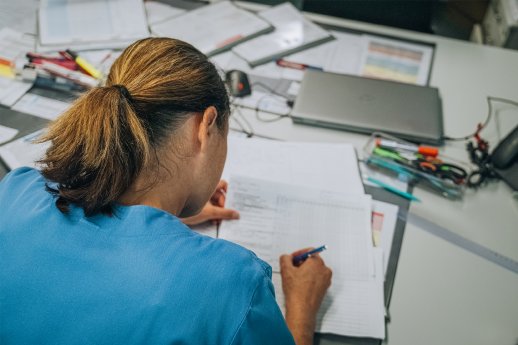 Hegau-Jugendwerk_Pflege_Büro.jpg