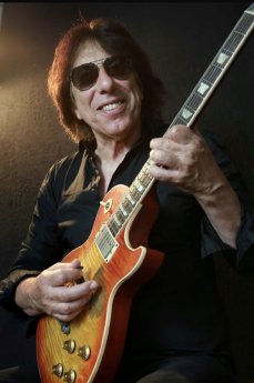 Siggi Schwarz 2026 (Foto Schwarz Music).jpg