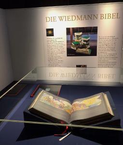 Die Wiedmann Bibel ART-Edition ausgestellt im Mainzer Gutenberg-Museum