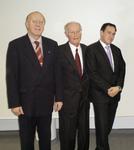 von links: Manfred Neumeier, Geschäftsführer des BWV Nordbayern-Thüringen, Studienleiter Prof. Dr. Peter Pralle und Michael Vitzthum (Foto: uniVersa)